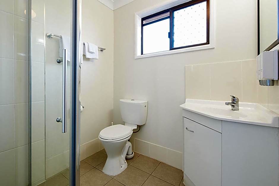 Ruthven Street Motor Inn