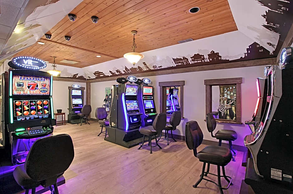 Guest House Inn & Suites