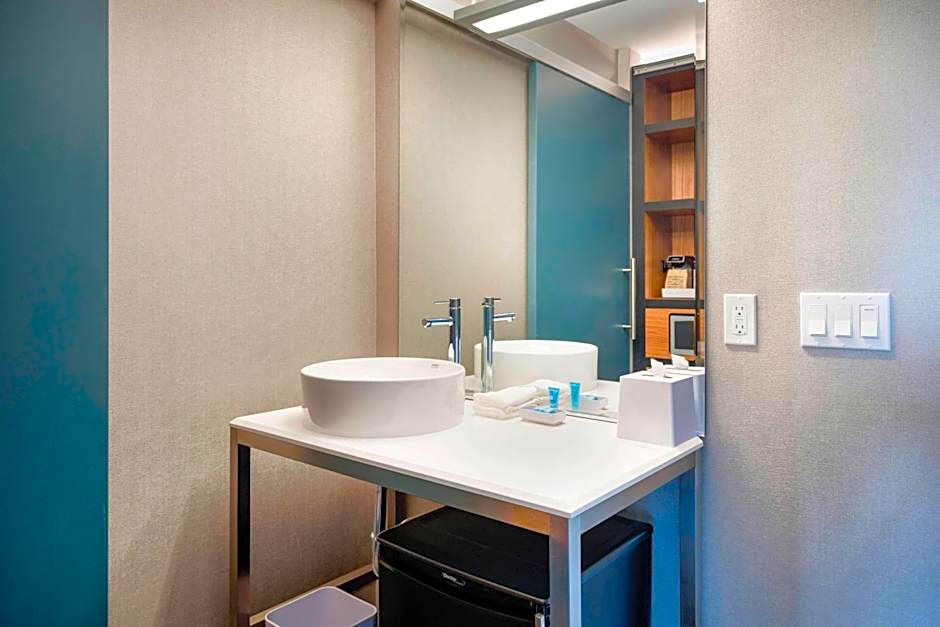 Aloft Seattle Redmond