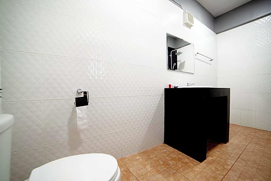 OYO 465 Krung Kao Traveller Lodge