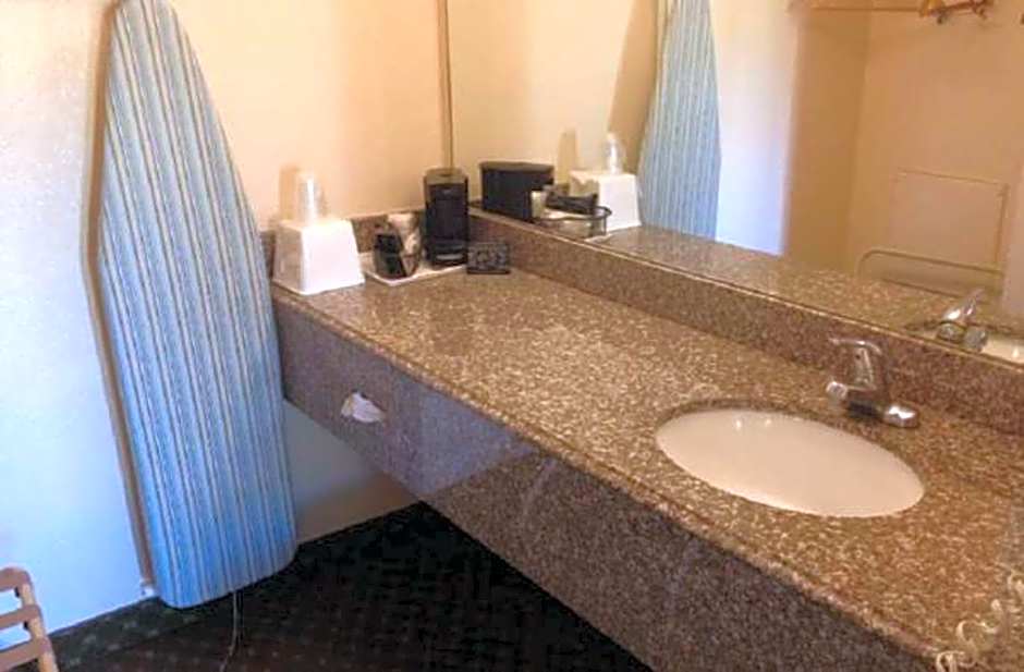 Days Inn by Wyndham San Marcos