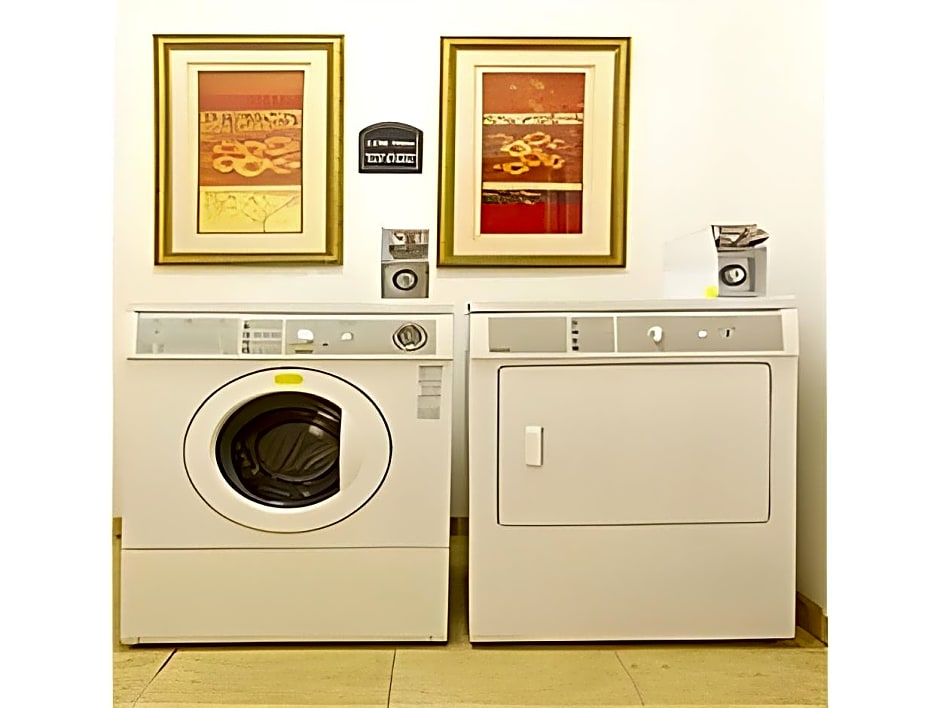 Holiday Inn Express Hotel & Suites Clarksville By IHG