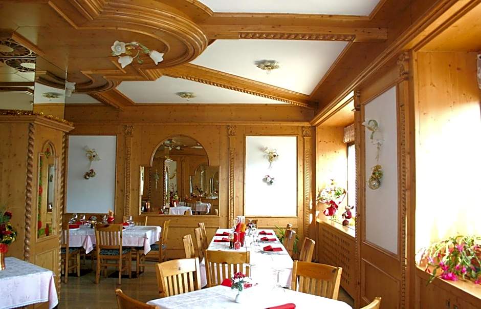Hotel Passo Buole