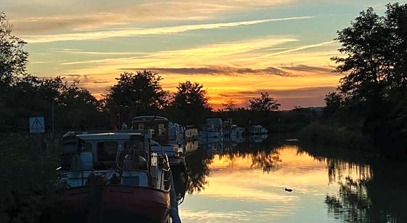 Entre Midi - Maison d'Hotes - B&B