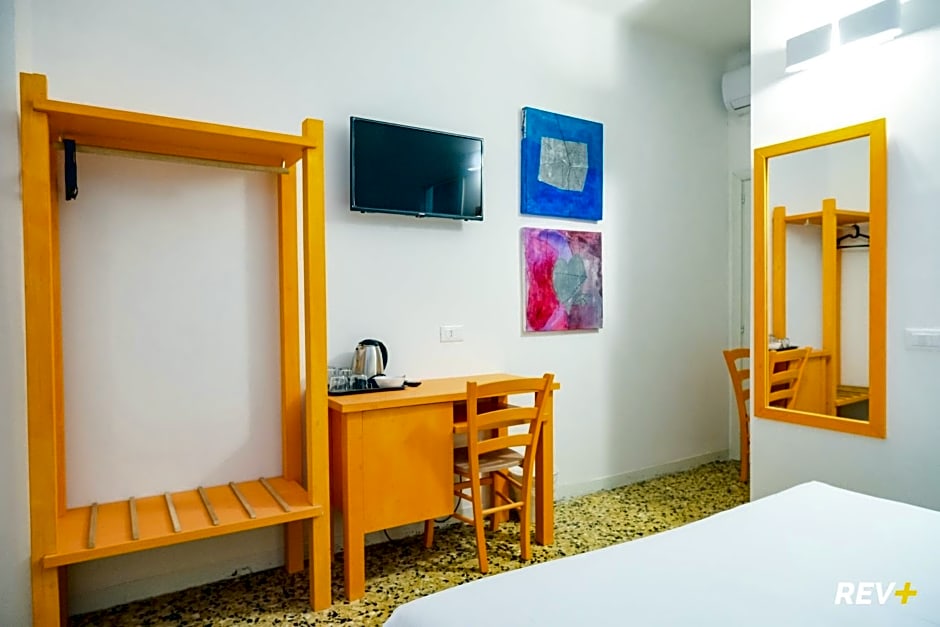 Lia Art Hotel