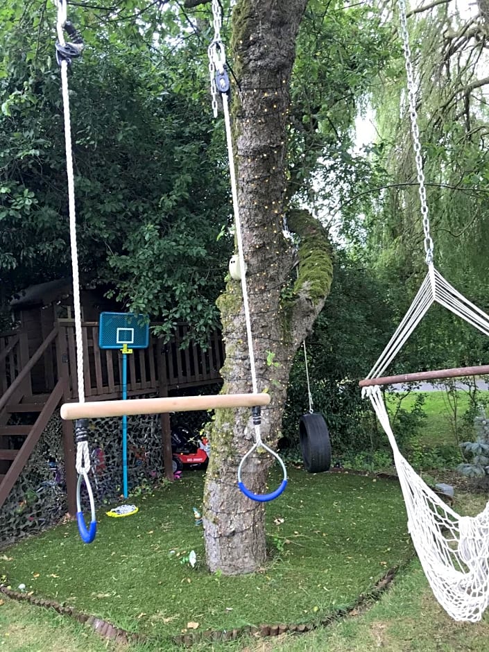 Old Thatch Bambers Green