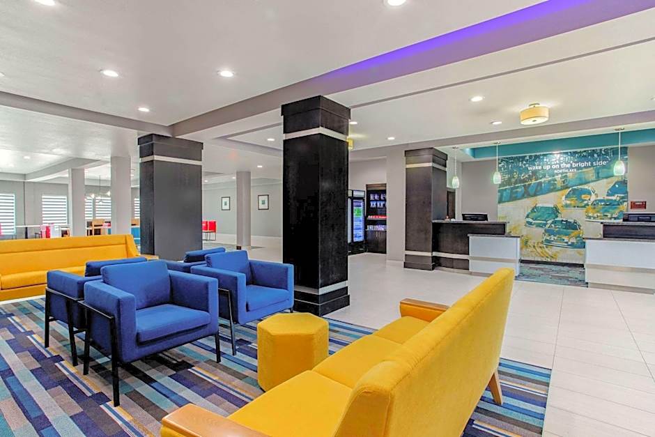 La Quinta Inn & Suites by Wyndham Northlake Ft. Worth