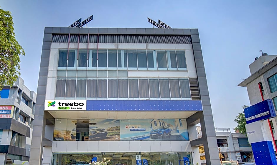 Treebo Grand Lotus - 3 Km From Textile Market