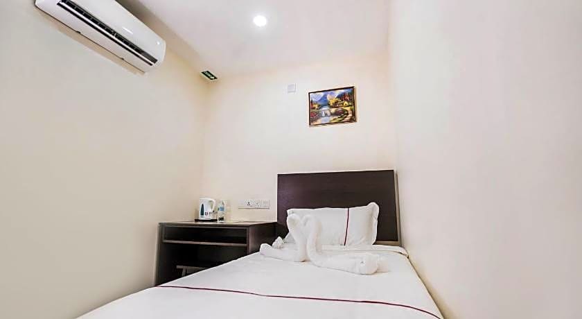DCozy Hotel