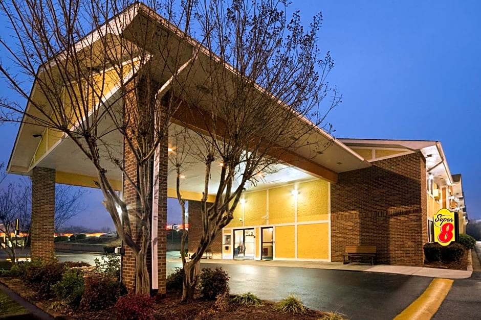 Super 8 by Wyndham Charlotte University