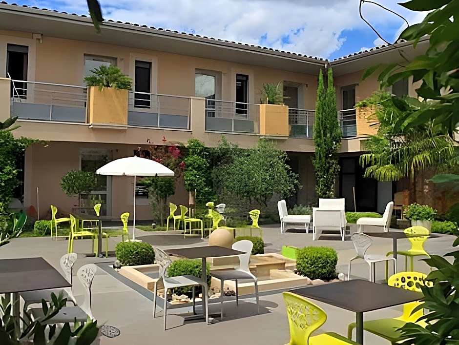 Patio De Violette