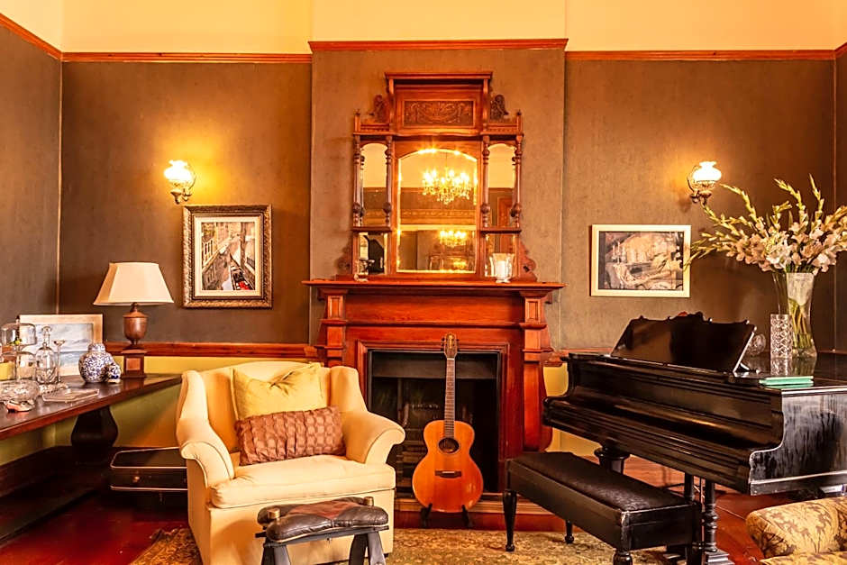 Royston Hall Historical Guesthouse