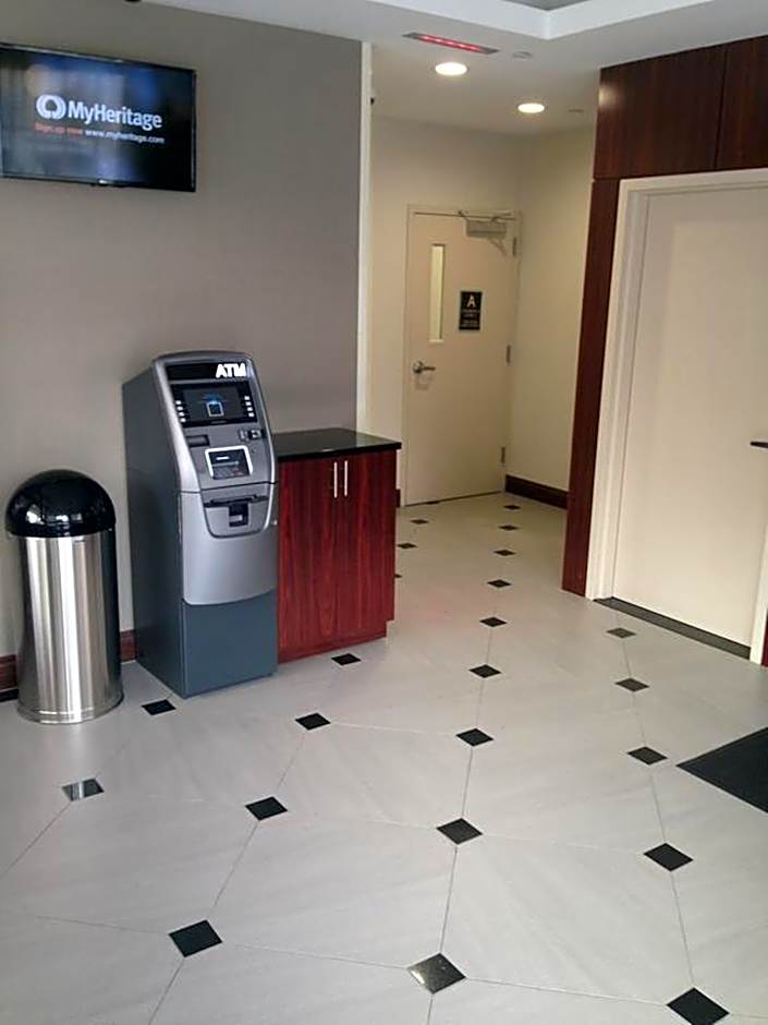 Howard Johnson by Wyndham Brooklyn