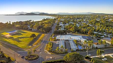 Nightcap at Queens Beach Hotel