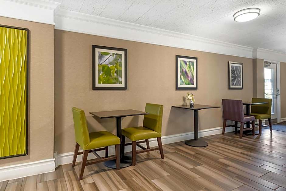 Quality Inn & Suites North Charleston - Ashley Phosphate