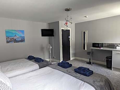 Standard Double Room with Shared Bathroom