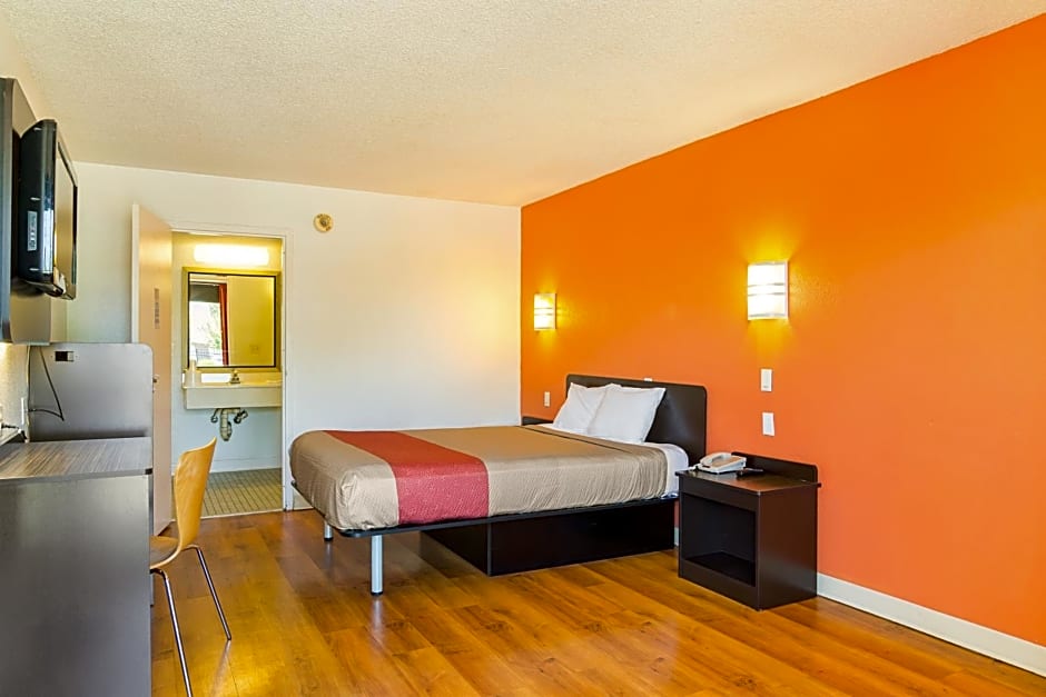 Motel 6-Little Rock, AR - West
