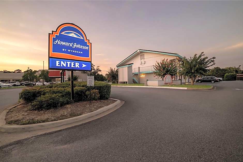 Howard Johnson by Wyndham Columbus Fort Benning