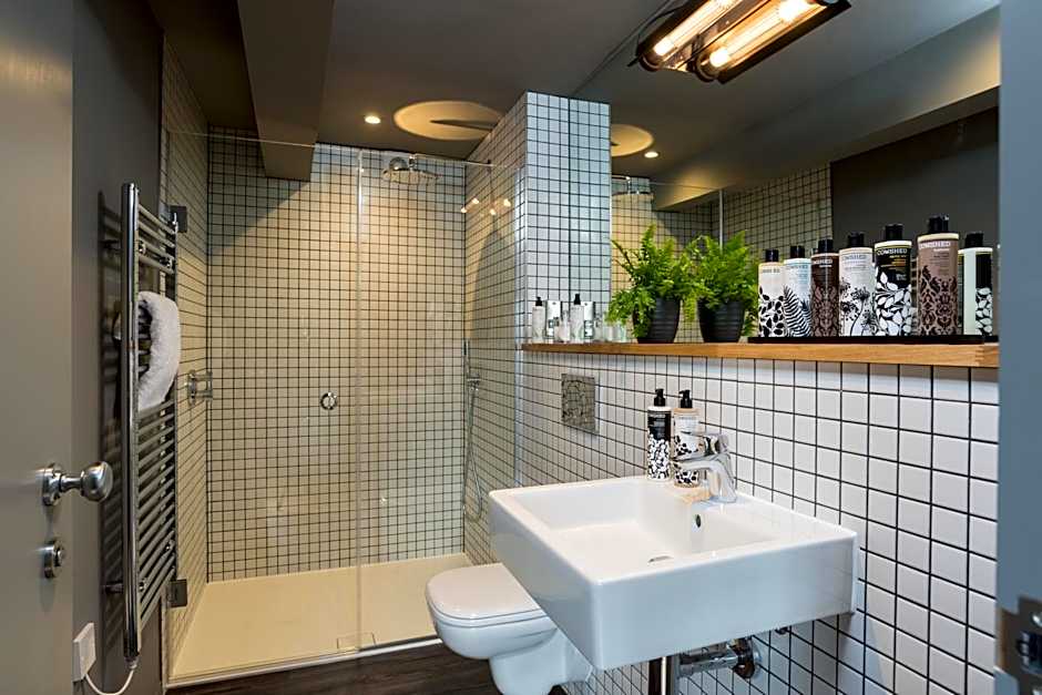 Hiding Space - Trim Street Apartments