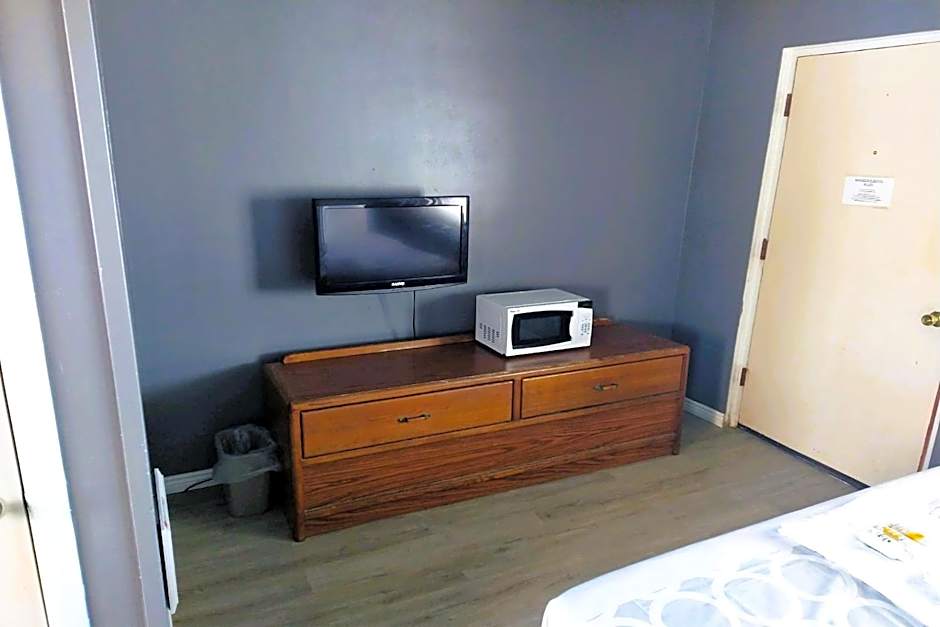 Love Hotels Desert Inn & RV by OYO at Boysen Wind River WY