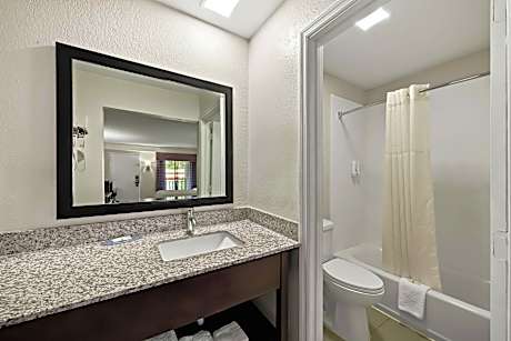 2 Queen Beds, Nonsmoking, Accessible