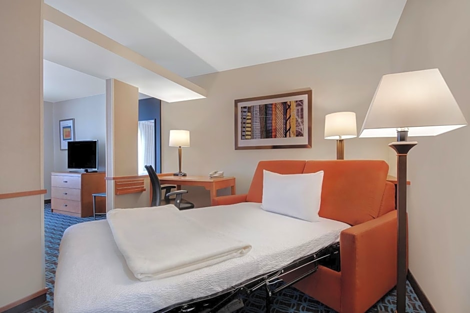 Fairfield Inn & Suites by Marriott Detroit Metro Airport Romulus