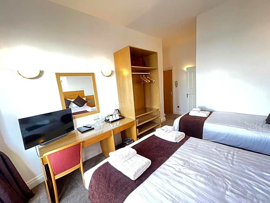 Four Saints Brig Y Don Hotel