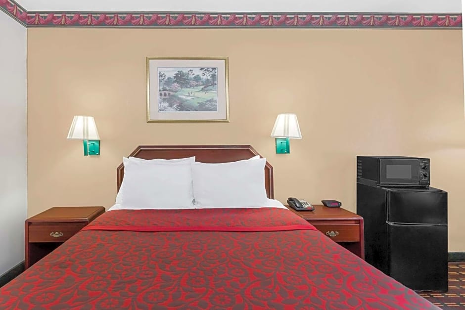 Days Inn by Wyndham North Columbia Ft. Jackson
