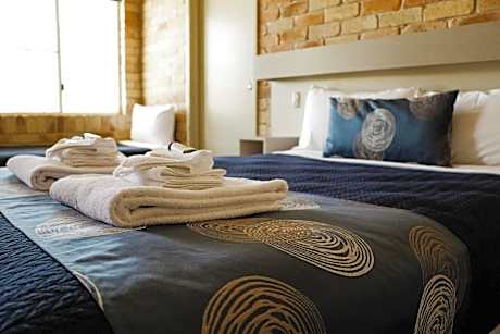 The Australian Hotel St George