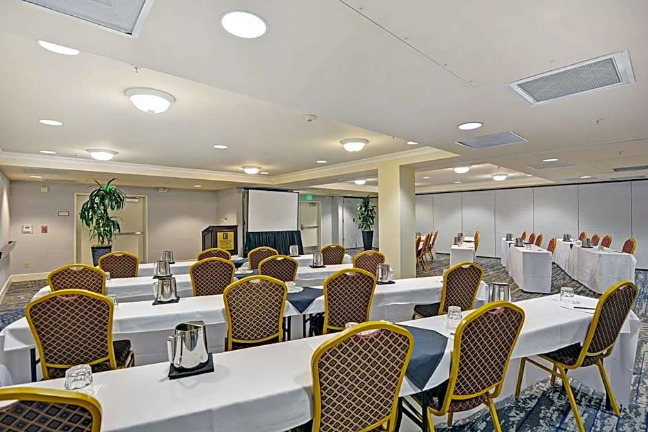 Embassy Suites By Hilton Valencia