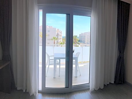 Deluxe Twin Room with Sea View