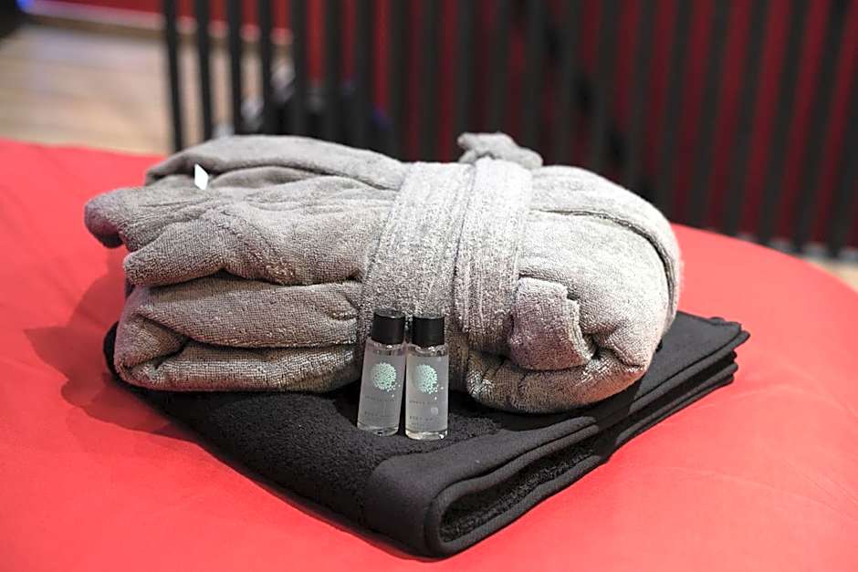 Capsule Secret - Jacuzzi - Netflix & Home cinéma - Jeux de couple - Barre de pole dance