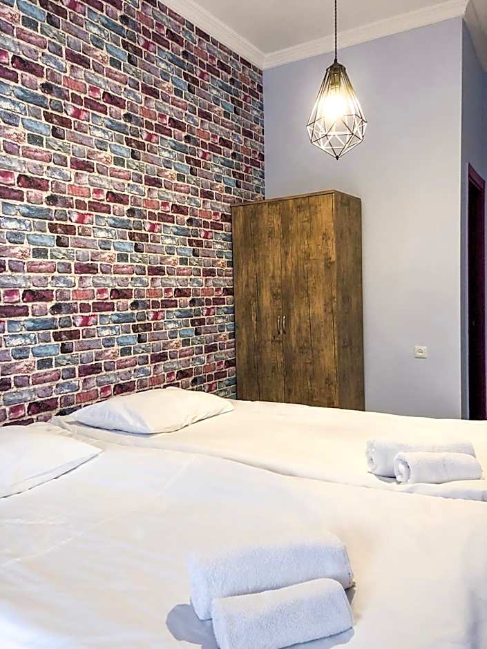Check Point Hotel