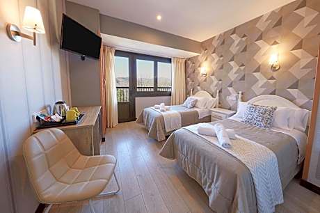 Twin Room with Balcony