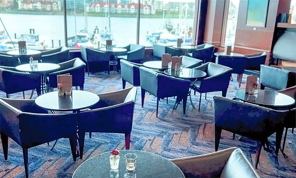 Coast Victoria Hotel & Marina by APA