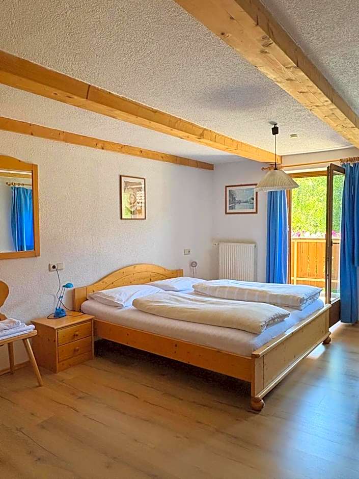 Photo 1 of 2 of Double Room
