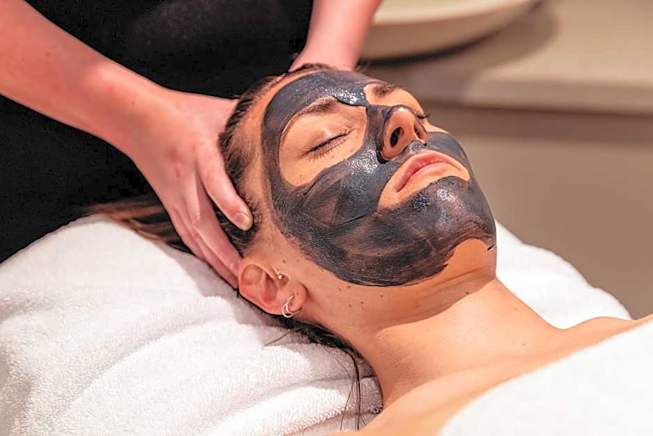 Deep Blue Hotel & Hot Springs