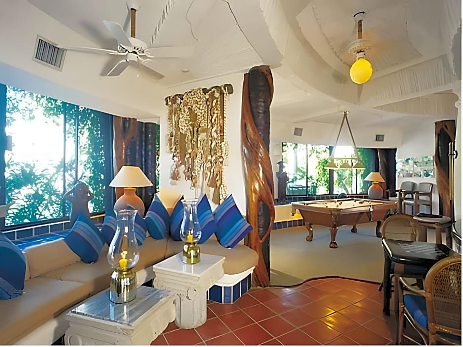 Club Cascadas De Baja