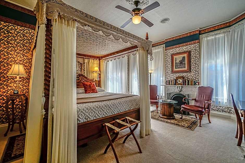 Pinehill Inn