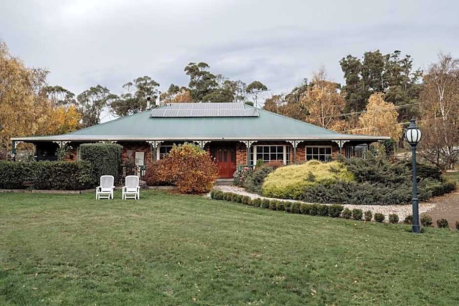 Green Gables B&B Waterfront Apartment or Garden Studio