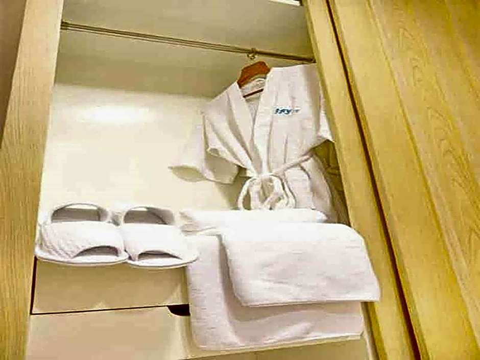 Bay Hotel Srinakarin