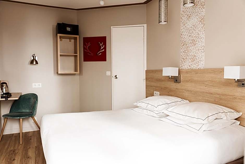 Photo 1 of 6 of Double Room