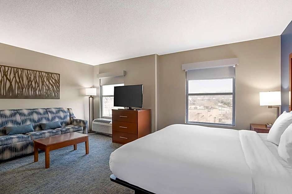 Comfort Suites near Birkdale Village - Huntersville