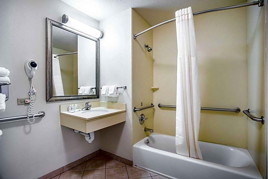 Quality Inn Parsons North