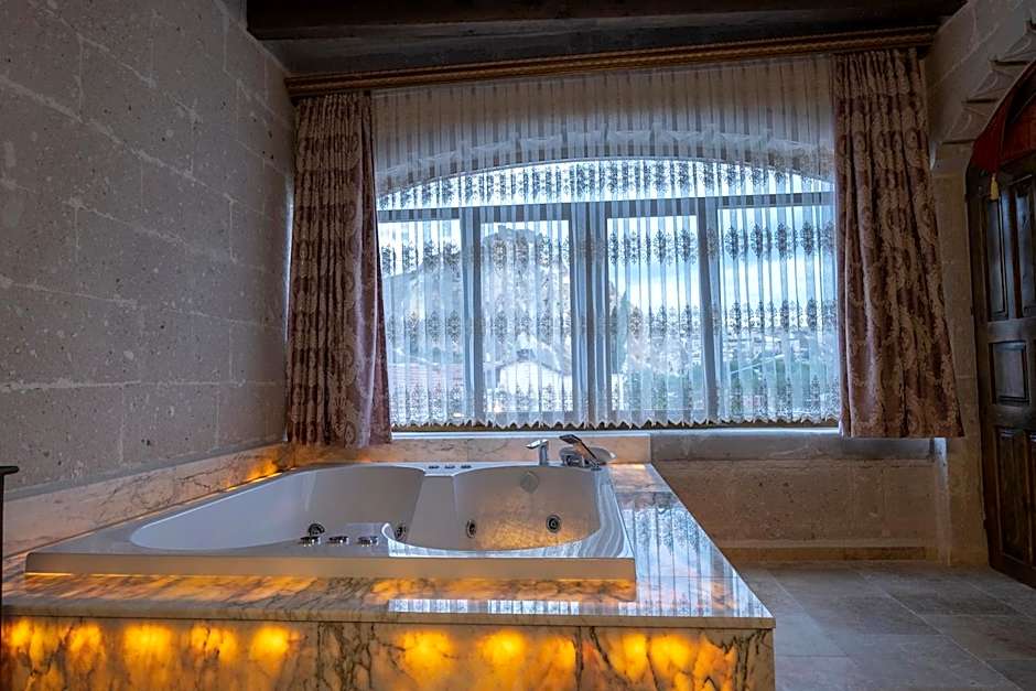 Underground Cave Suites Hotel