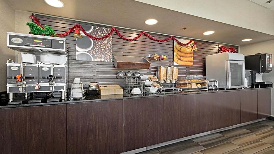 Howard Johnson by Wyndham Sacramento Downtown