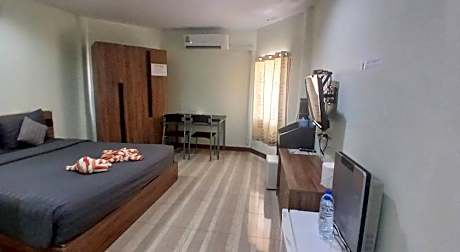 Alongkorn hotel by SB