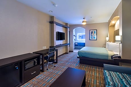 1 King Bed, Nonsmoking