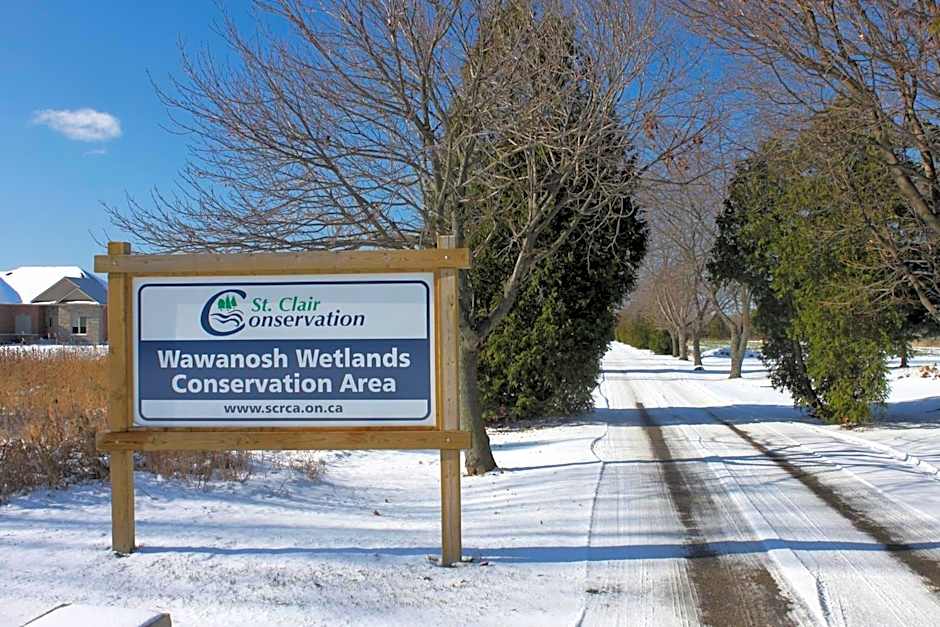 Holiday Inn Express Sarnia - Point Edward By IHG