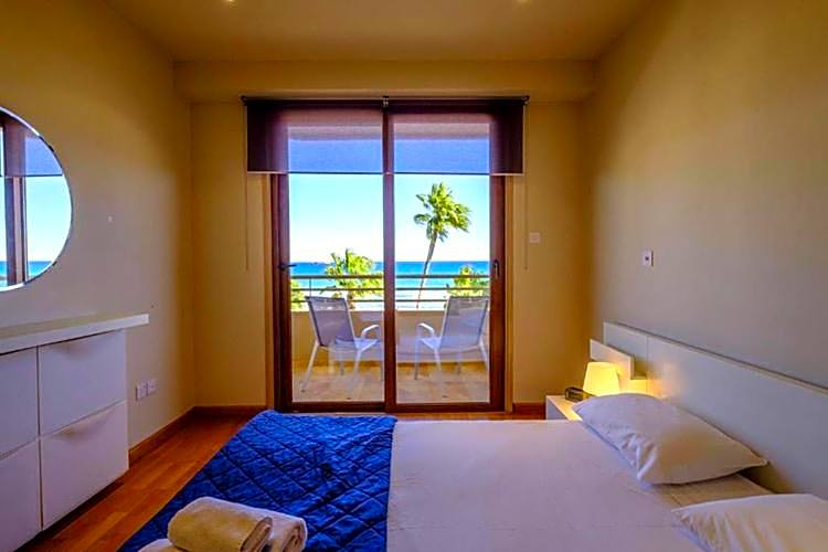 Les Palmiers Beach Boutique Hotel & Luxury Apartments